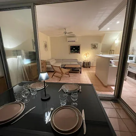 60m2 Piscine Au Coeur De Сен-Тропе